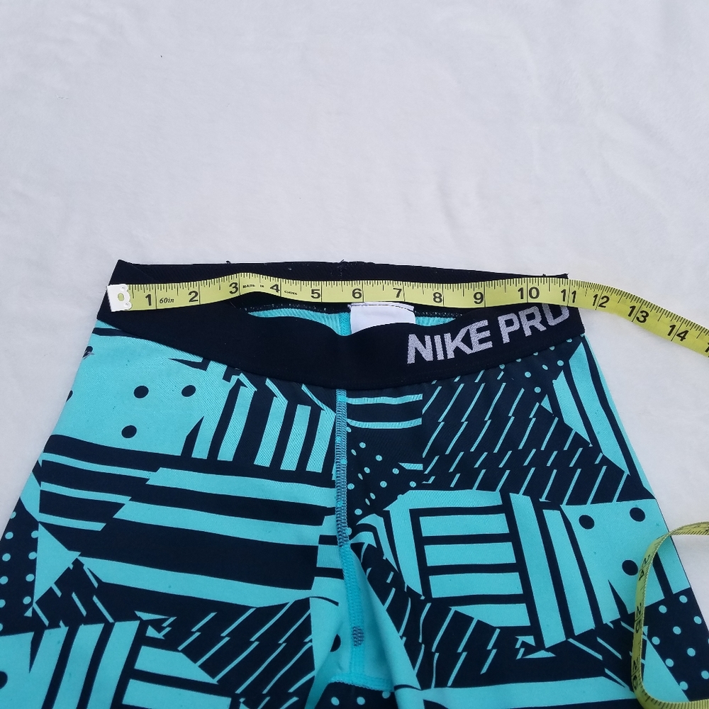 Nike Pro - Picture 2 of 7